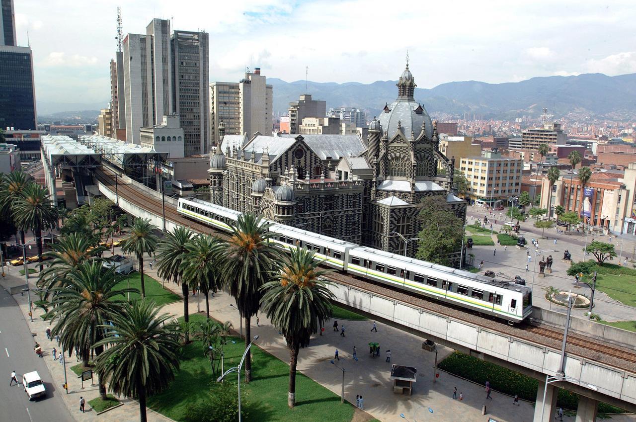 San Peter Apartments Medellín Eksteriør bilde